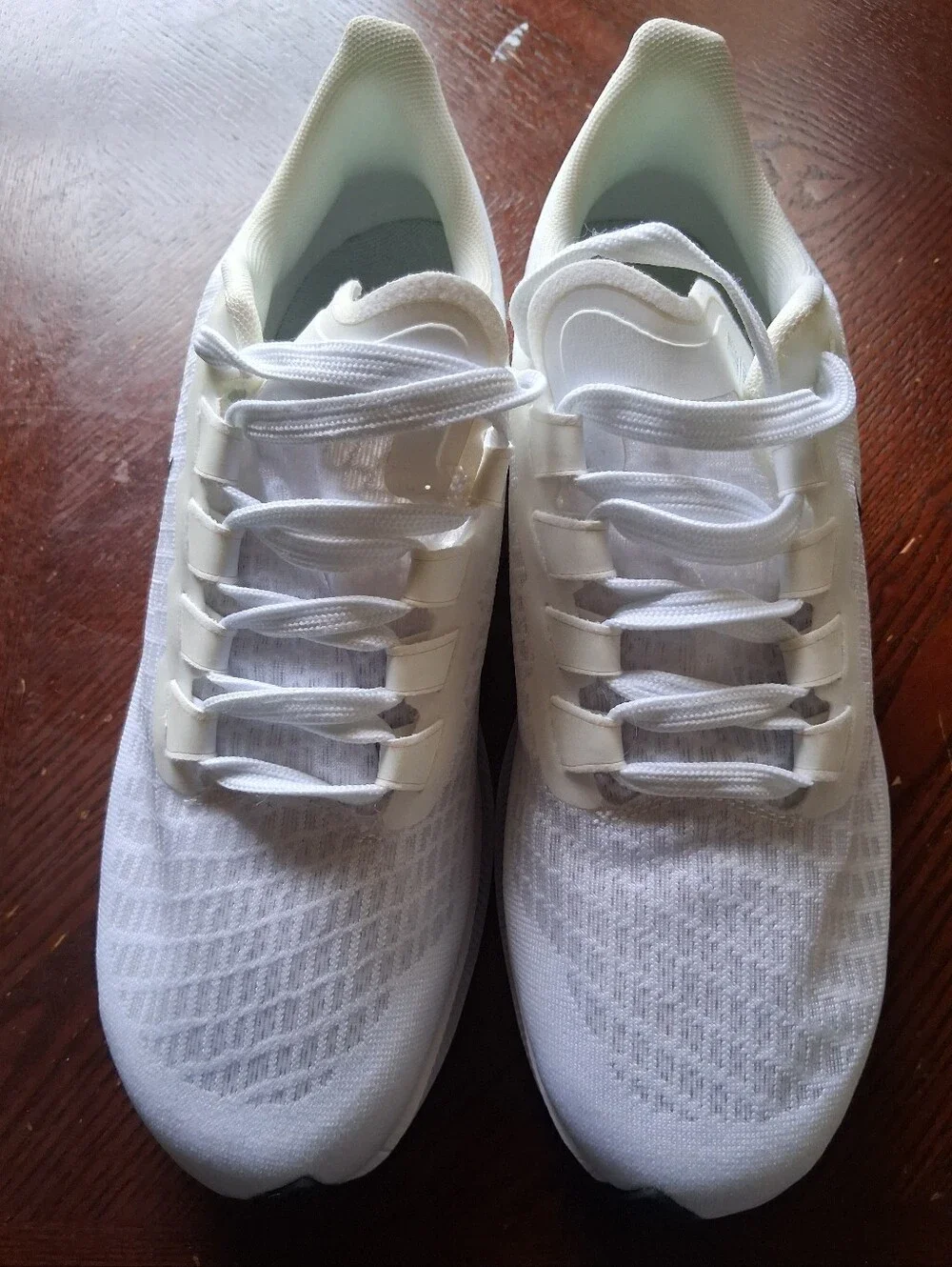 NWOB Nike Air Zoom Pegasus 37 White Running Shoes Athletic Sneakers US 11
